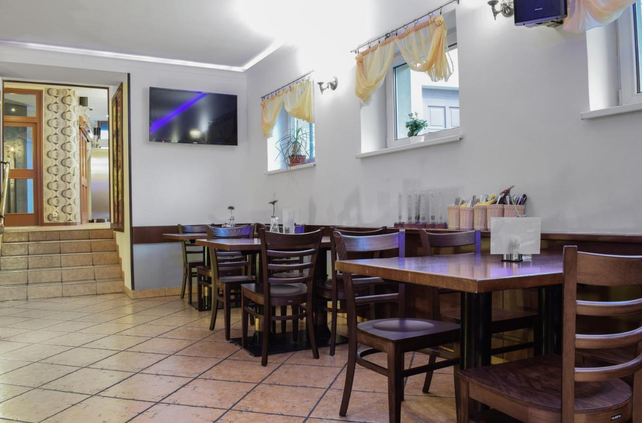 拉罗萨酒店 Frýdek-Místek 外观 照片